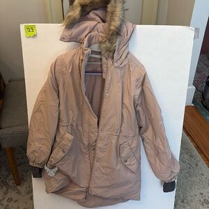 Wheat winter coat with zippers and buttons
